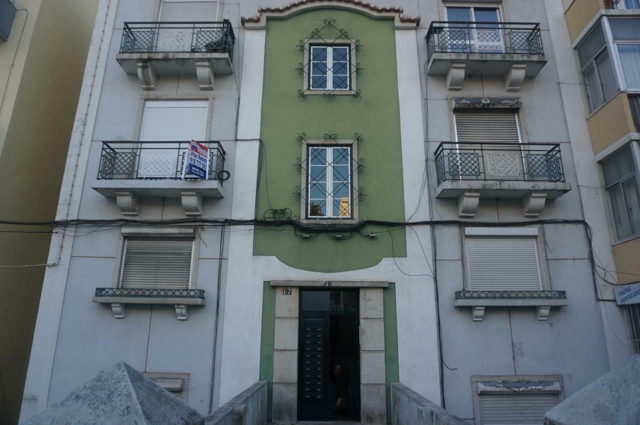 In 11 Minutes From Lisbon