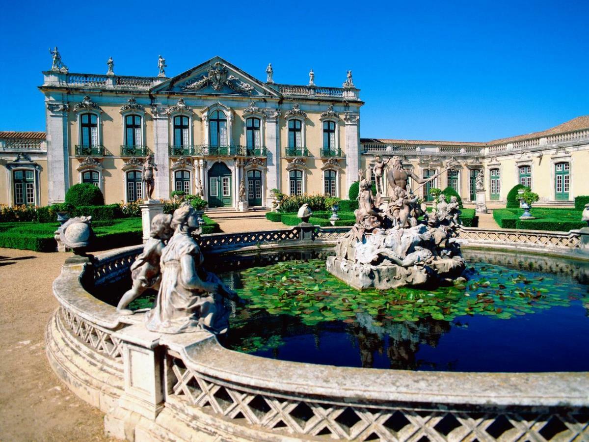 In 11 Minutes From Lisbon * Queluz